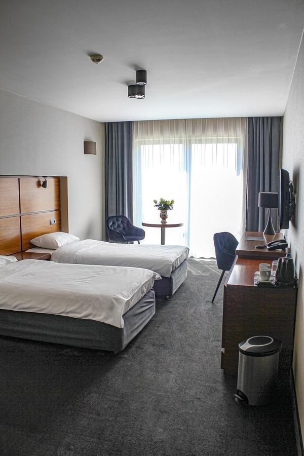 Willa Port Ostroda Exterior photo A room at the hotel